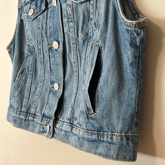 [M] Old Navy Denim Vest - Picture 2 of 5